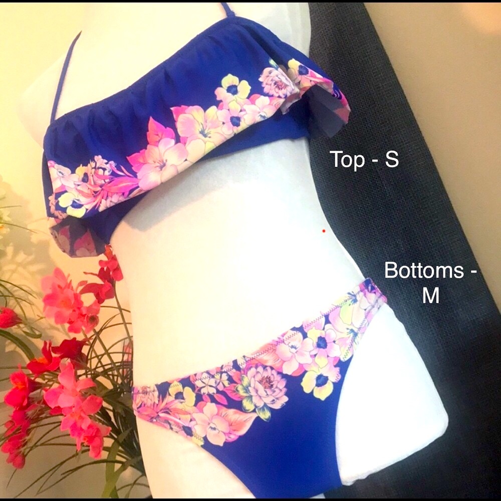 AMERICAN EAGLE OUTFITTERS Blue Floral Bikini Set - Top (Small), Bottoms …